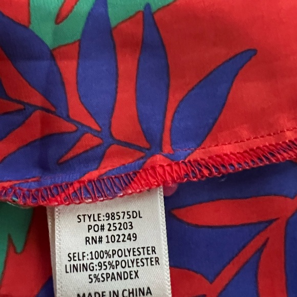 Skies Are Blue Puffed Sleeve Square Neck Tropical Print Dress in Red, Large - Picture 8 of 10